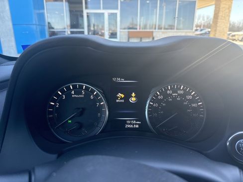 Used 2022 INFINITI Q60 Red Sport 400 w/ Carbon Fiber Package image 7