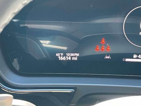 Used 2024 Porsche Cayenne Base image 27