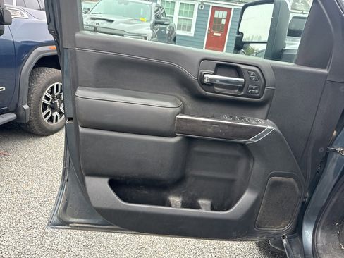 Used 2020 Chevrolet Silverado 2500 LTZ w/ LTZ Convenience Package image 18