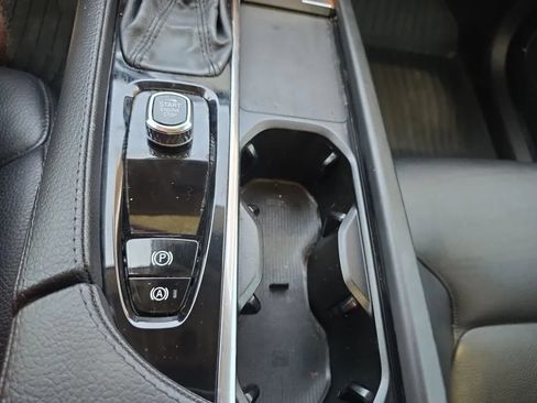 Used 2022 Volvo XC90 T6 Momentum w/ Advanced Package AWD/4WD image 38