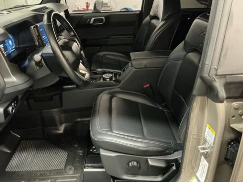 Used 2025 Ford Bronco Big Bend w/ Black Diamond Package AWD/4WD image 15