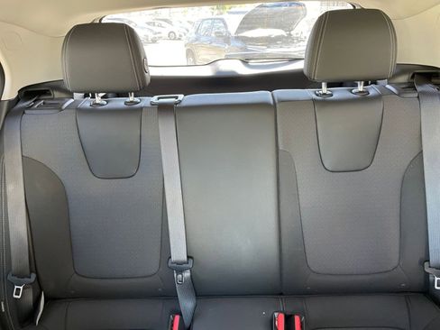 Used 2025 Buick Encore GX Preferred image 37