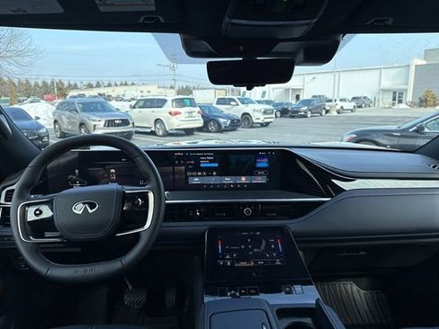 Certified 2026 INFINITI QX80 4WD w/ Sport Exterior Package image 9