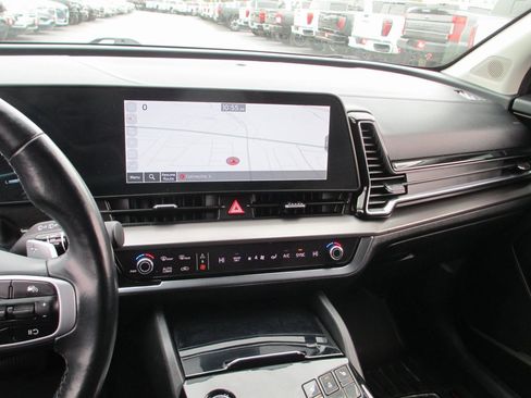 Used 2023 Kia Sportage EX image 24