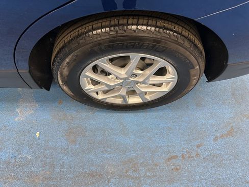 Used 2023 Chevrolet Equinox LS w/ LS Convenience Package image 16