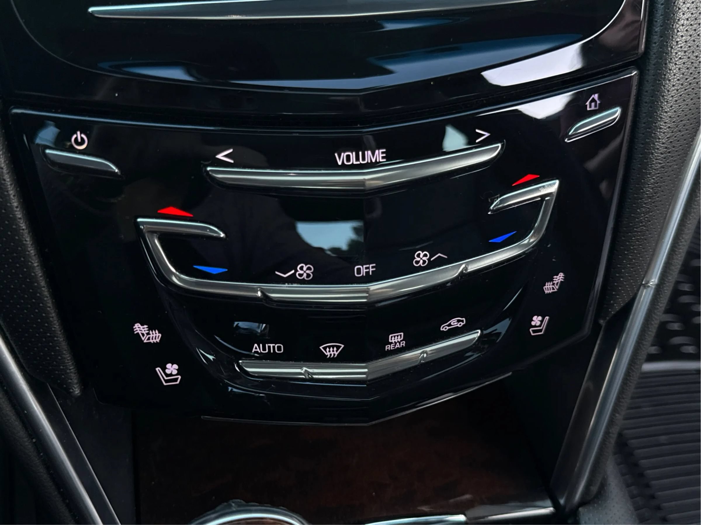 Used 2013 Cadillac XTS Premium FWD image 26