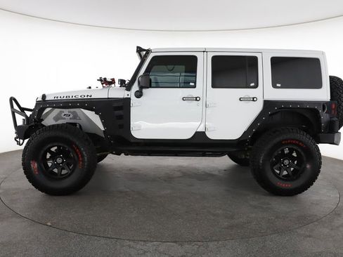 Used 2017 Jeep Wrangler Unlimited Rubicon w/ Connectivity Group AWD/4WD image 7