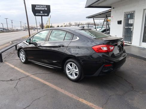 Used 2017 Chevrolet Cruze LT w/ Sun And Sound Package image 4