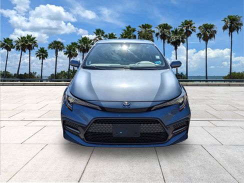 Used 2020 Toyota Corolla SE w/ SE Premium Package image 3