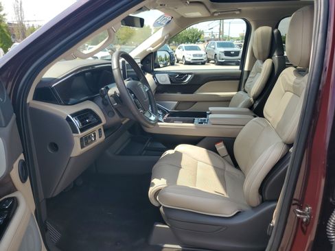 Certified 2024 Lincoln Navigator Reserve AWD/4WD image 12