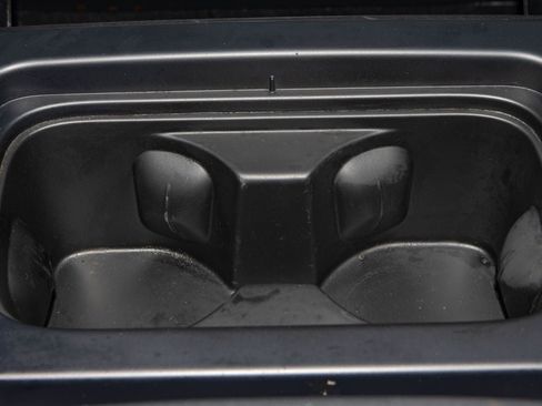 Used 2022 Land Rover Defender 110 SE image 25