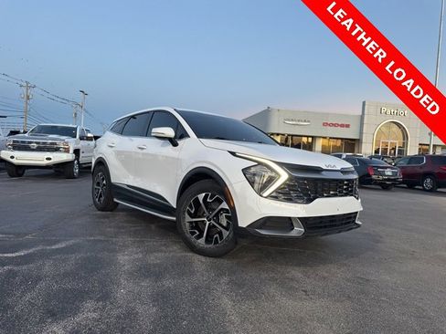 Used 2023 Kia Sportage EX image 1