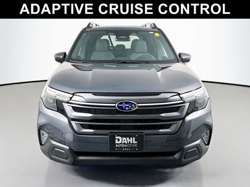 Used 2025 Subaru Forester Premium image 2