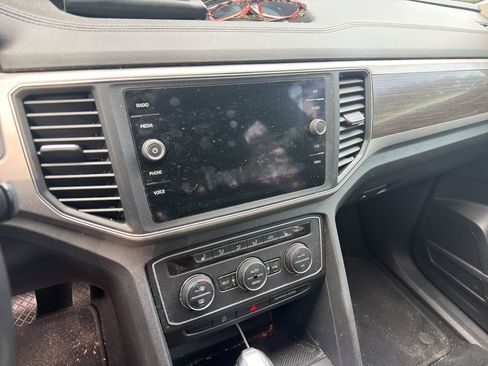 Used 2019 Volkswagen Atlas SE image 3