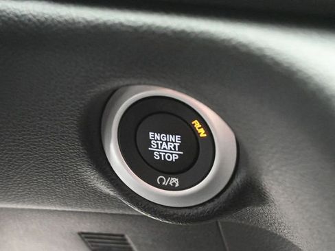 Used 2025 Chrysler Voyager LX FWD image 36