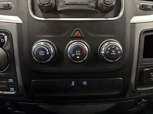 Used 2022 RAM 1500 Classic SLT image 18