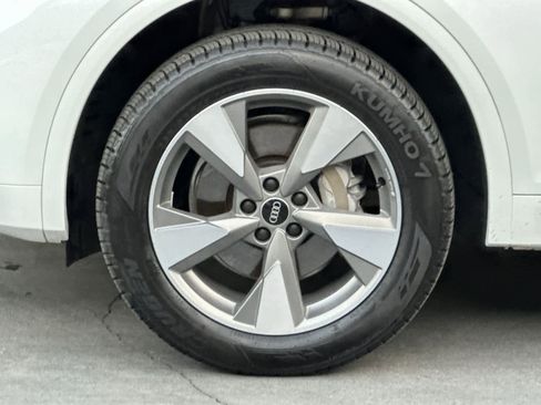 Used 2023 Audi Q5 2.0T Premium w/ Convenience Package image 27