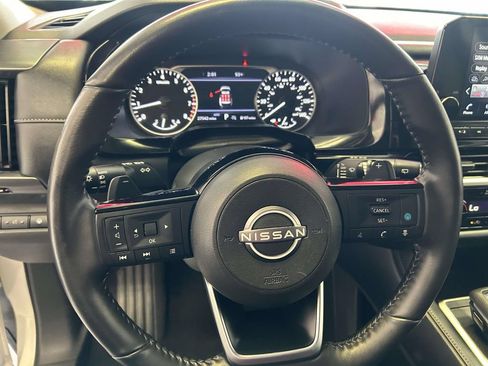 Used 2025 Nissan Pathfinder SL AWD/4WD image 15