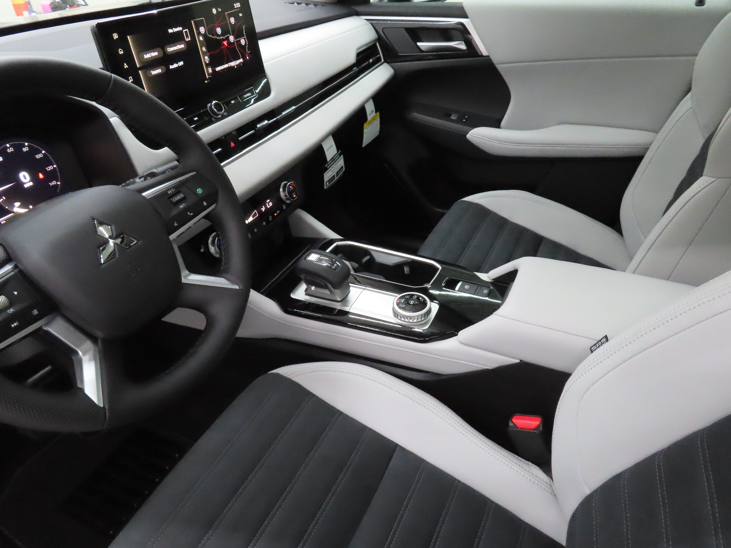 New 2026 Mitsubishi Outlander SE FWD image 21
