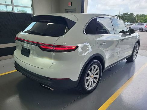 Used 2019 Porsche Cayenne AWD/4WD image 3