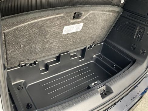New 2026 Chevrolet Traverse High Country w/ LPO, Floor Liner Package image 28