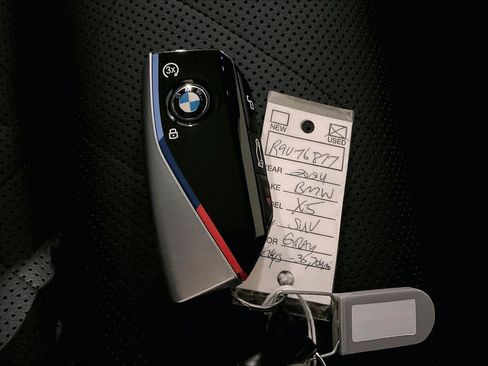 Used 2024 BMW X5 xDrive40i w/ M Sport Package AWD/4WD image 14