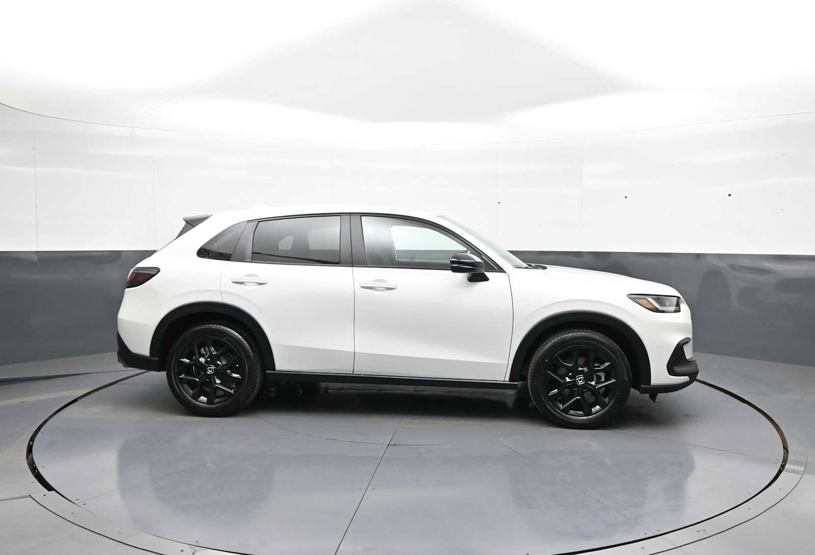 Certified 2025 Honda HR-V Sport image 5