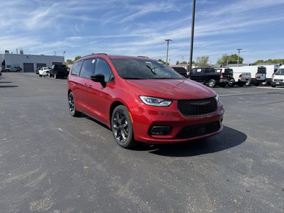 New 2026 Chrysler Pacifica Limited