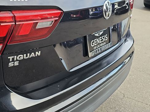 Used 2019 Volkswagen Tiguan SE AWD/4WD image 11