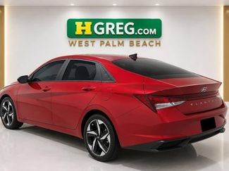 Used 2023 Hyundai Elantra SEL w/ Convenience Package FWD video 2