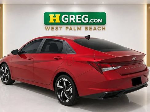 Used 2023 Hyundai Elantra SEL w/ Convenience Package FWD image 2