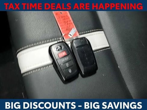 Used 2025 Toyota Camry SE w/ Multimedia Upgrade Package image 10