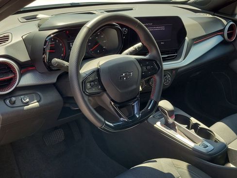 Used 2024 Chevrolet Trax RS w/ Driver Confidence Package image 22