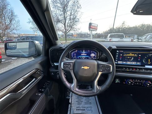 Used 2024 Chevrolet Silverado 1500 LT image 14