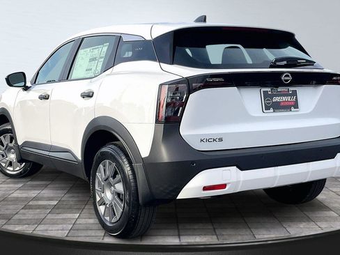 New 2026 Nissan Kicks S image 3