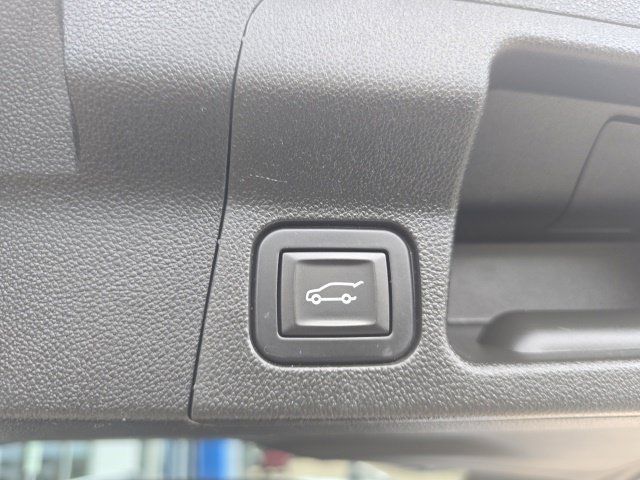 Used 2017 GMC Acadia Denali w/ Technology Package AWD/4WD image 11