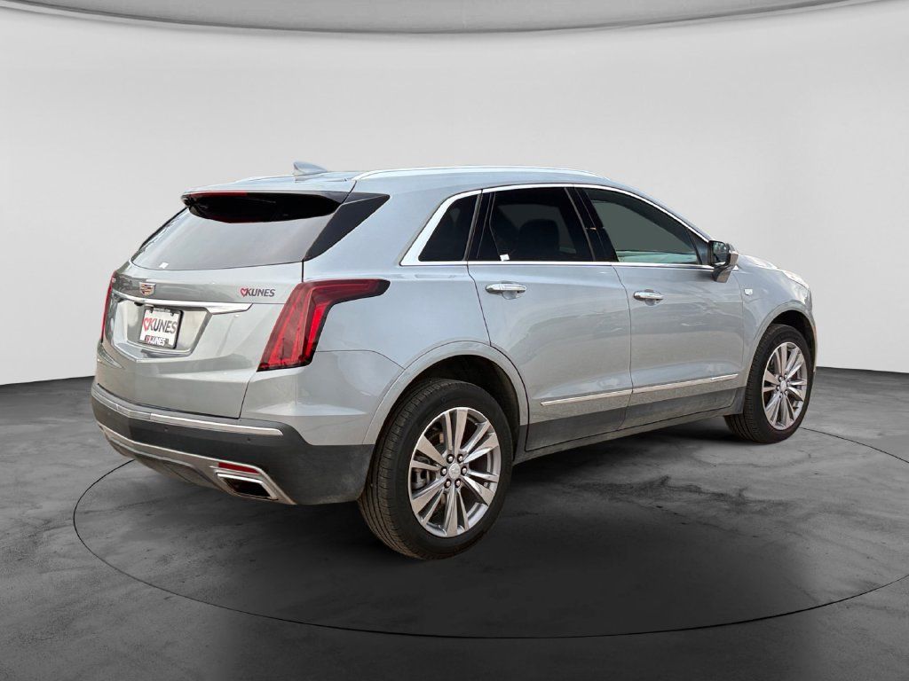 Used 2025 Cadillac XT5 Premium Luxury AWD/4WD image 9