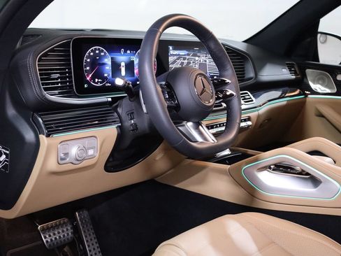 Used 2026 Mercedes-Benz GLS 580 4MATIC image 39