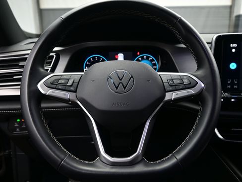 Used 2024 Volkswagen Atlas Cross Sport SE image 21