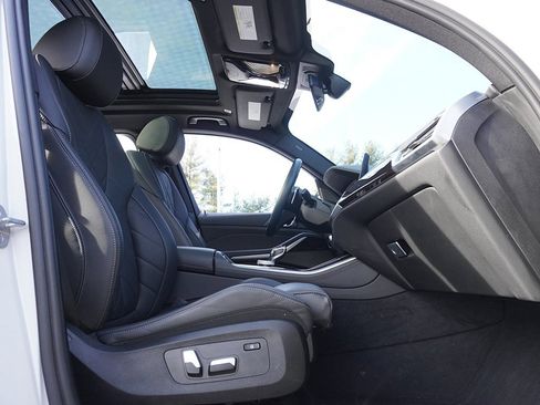 Used 2023 BMW X5 xDrive40i w/ Executive Package image 42