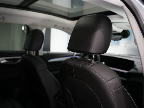 Used 2025 Buick Envision Avenir AWD/4WD image 21