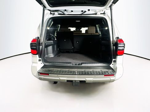 Used 2026 Toyota 4Runner Limited AWD/4WD image 31