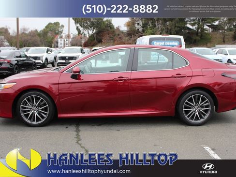 Used 2021 Toyota Camry XLE w/ Carpet Mat Package (TMS) image 2