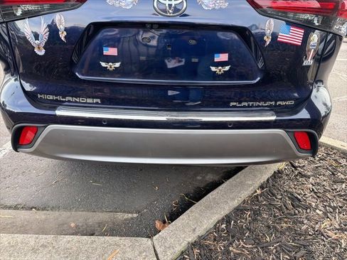 Used 2024 Toyota Highlander Platinum image 8