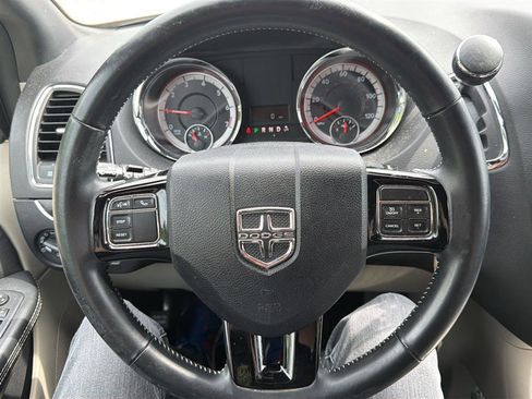 Used 2018 Dodge Grand Caravan SXT FWD image 7