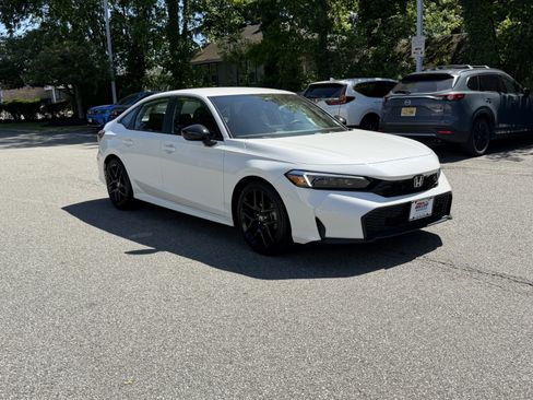 Used 2025 Honda Civic Sport image 3