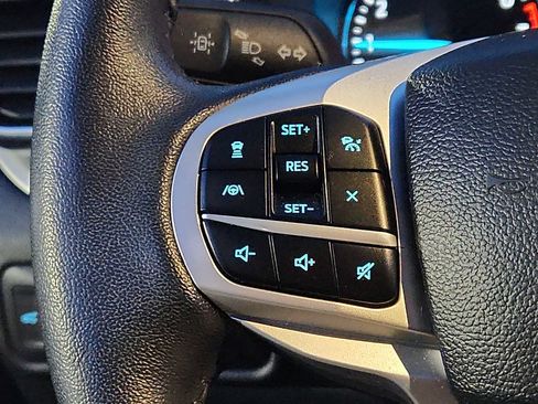 Used 2022 Ford Explorer XLT w/ Equipment Group 202A image 21