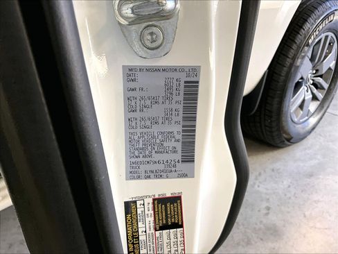 Used 2025 Nissan Frontier SV image 37