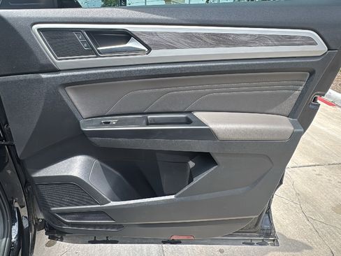 Used 2021 Volkswagen Atlas Cross Sport SE AWD/4WD image 29
