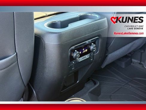 New 2026 Chevrolet Suburban High Country AWD/4WD image 31